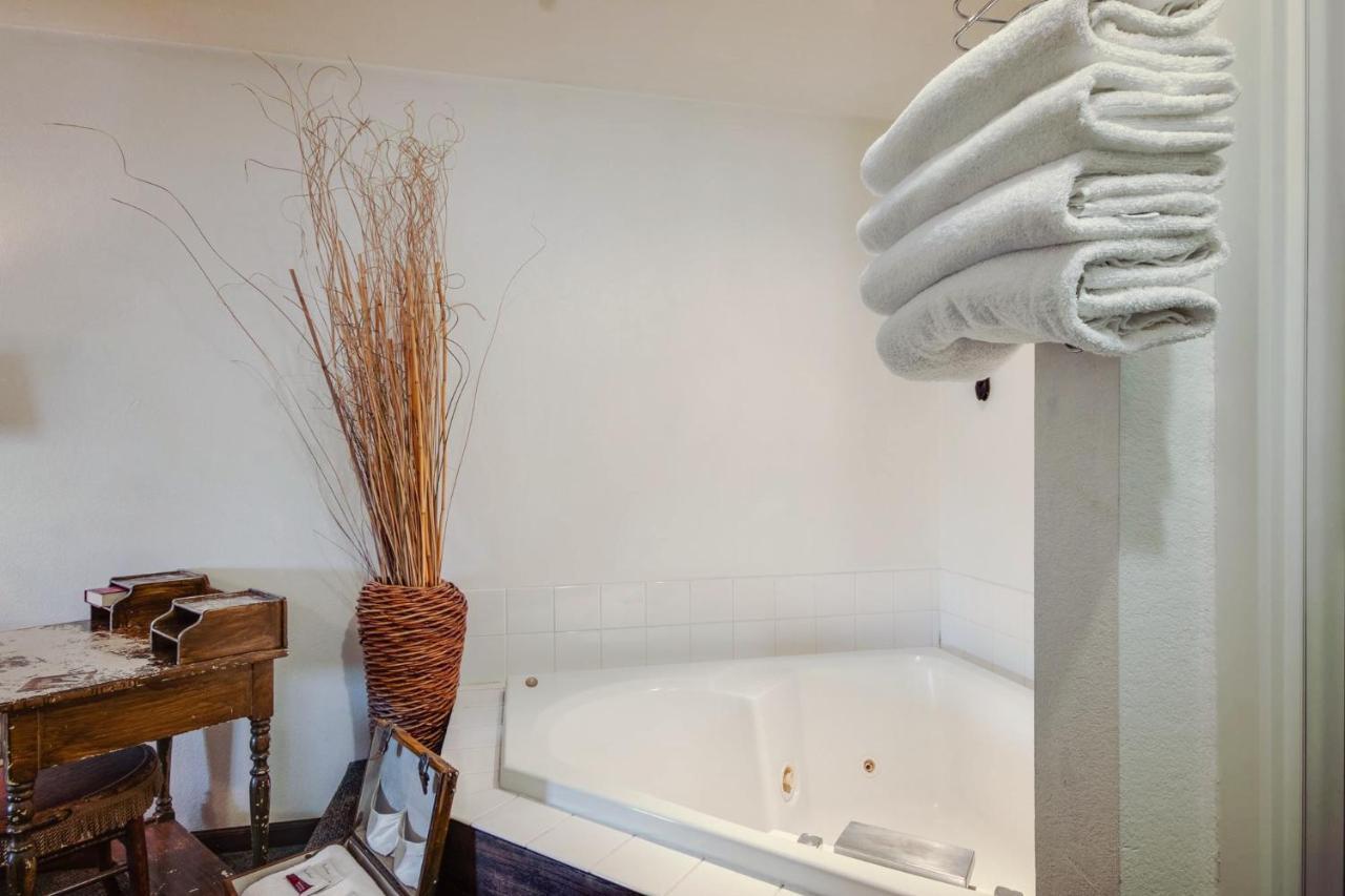 Simmer Motel Wamego Ngoại thất bức ảnh