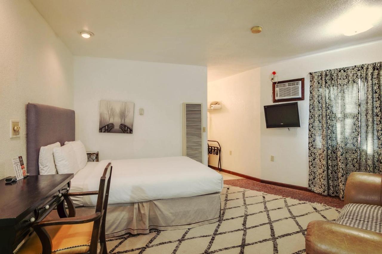 Simmer Motel Wamego Ngoại thất bức ảnh