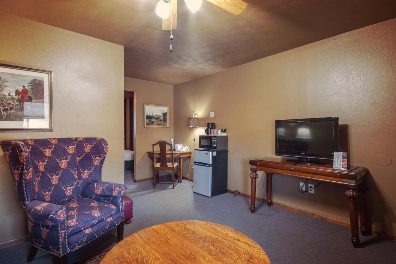 Simmer Motel Wamego Ngoại thất bức ảnh